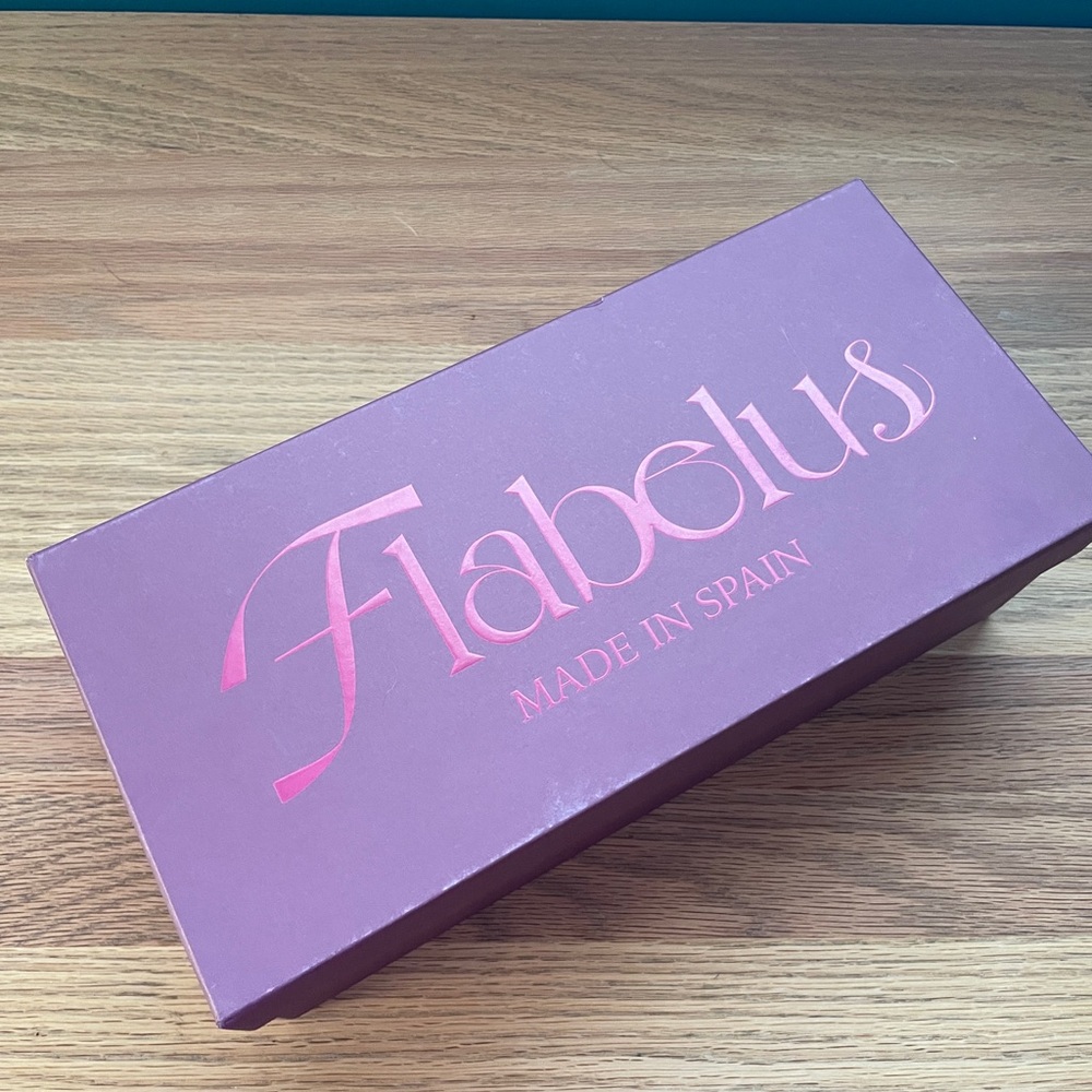 Flabelus Ursula Shoes NWT Size 40 (Fits like Size 8) - Picture 3 of 5